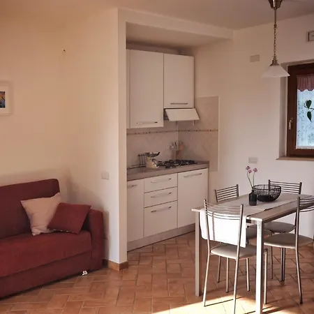 Bed and Breakfast Lo Scoiattolo Cave